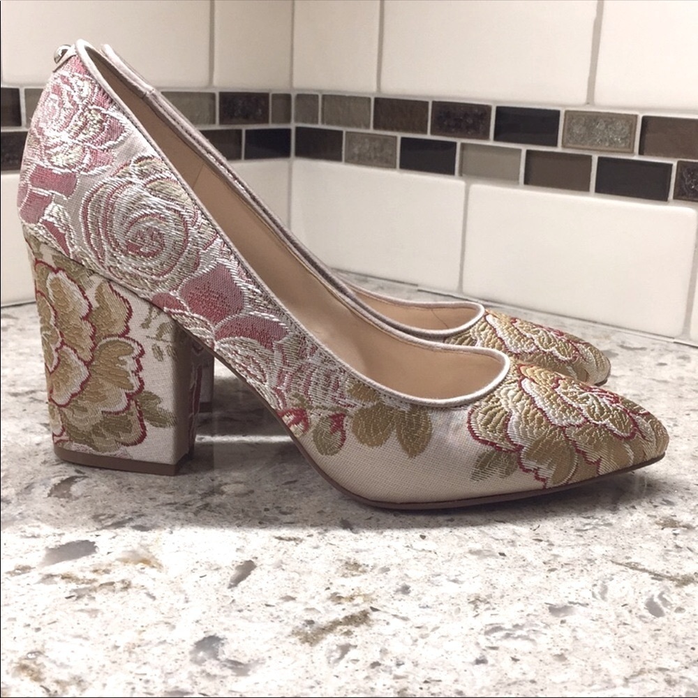 Nine West Strange Pumps. Size 7. D/1250/A255